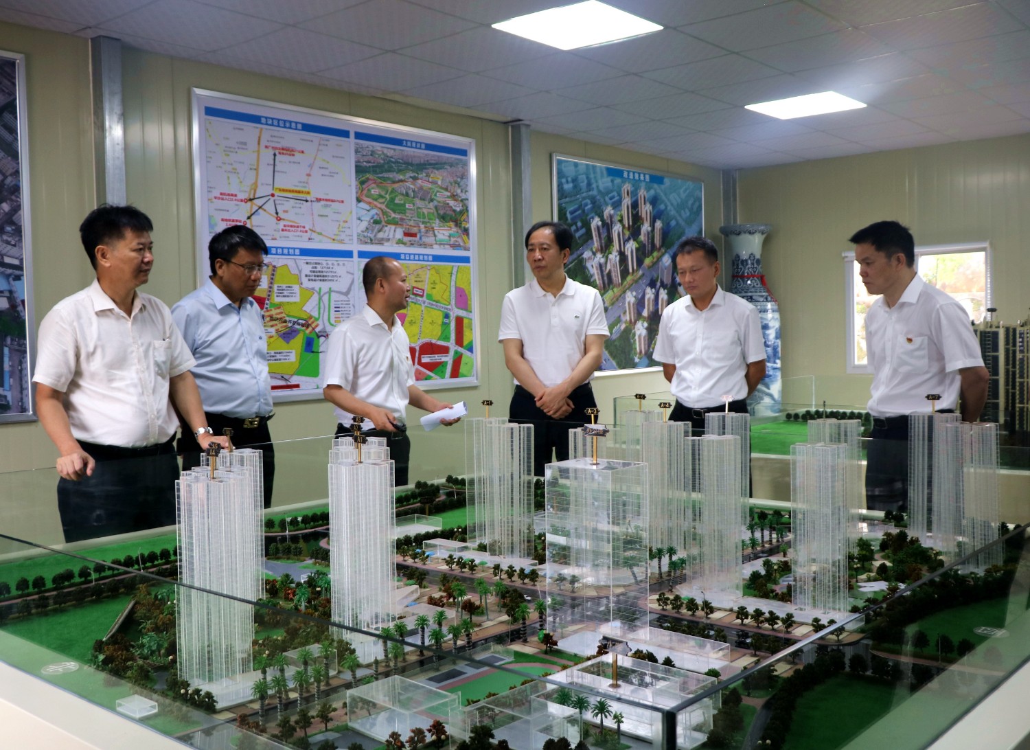 中国煤炭地质总局粤港澳大湾区总部办公楼.JPG