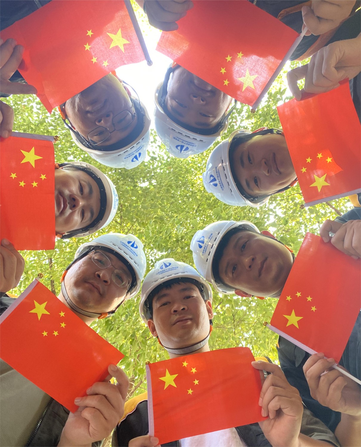 国旗照  建材所.jpg